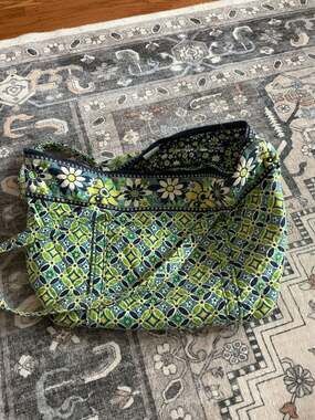 Vera Bradley Miller bag in Daisy Daisy pattern (#C)
